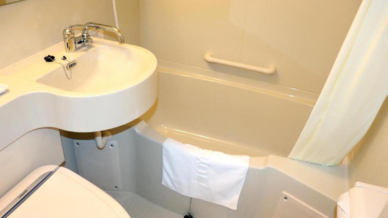 Toyoko Inn Hiroshima-Eki Stadium Mae מראה חיצוני תמונה
