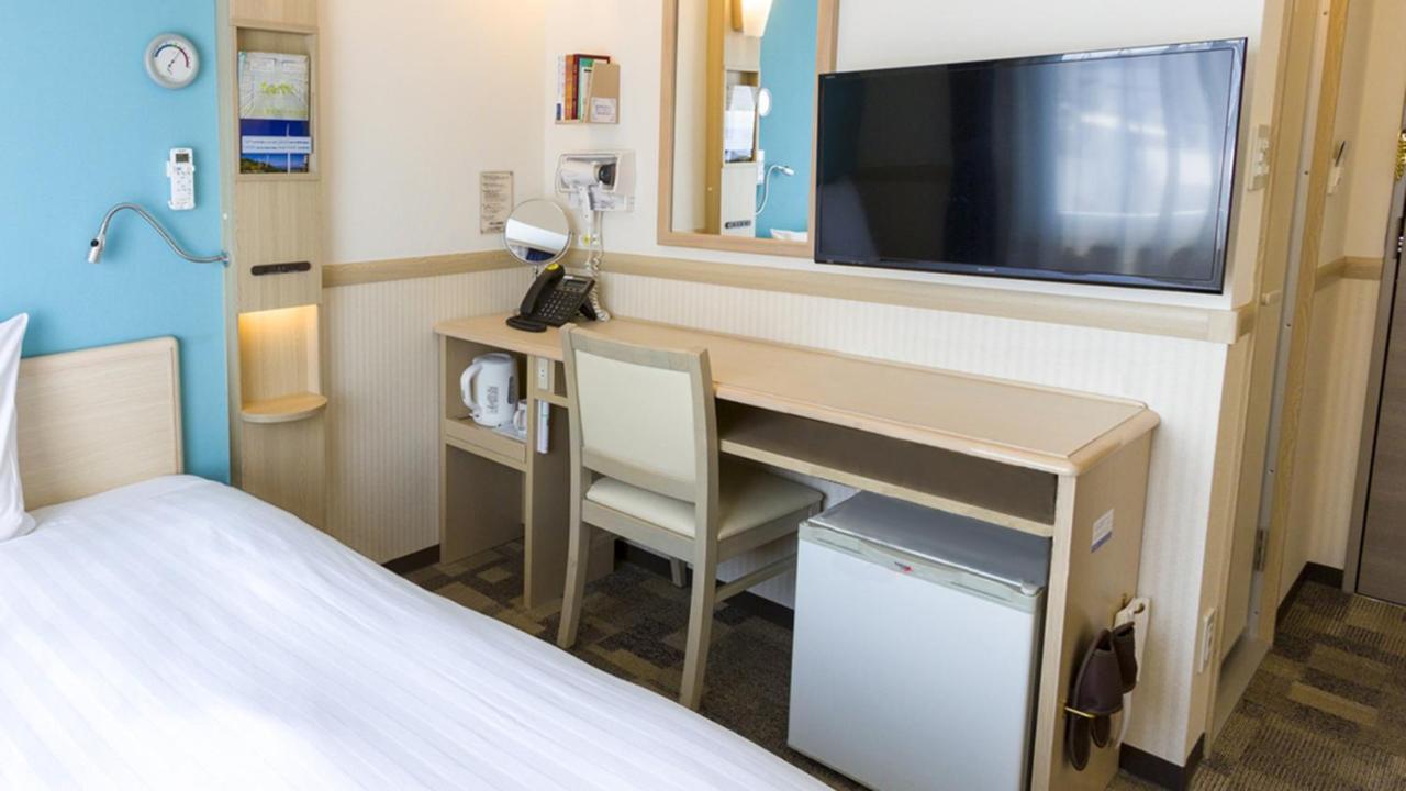 Toyoko Inn Hiroshima-Eki Stadium Mae מראה חיצוני תמונה